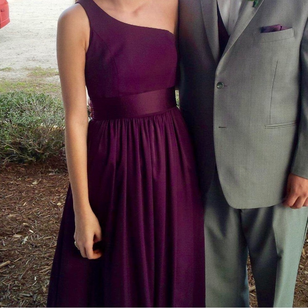 Floor-length, one shoulder bridesmaid dress. Has pockets! Eggplant purple.
